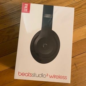 Beats Studio 3 wireless Headphones